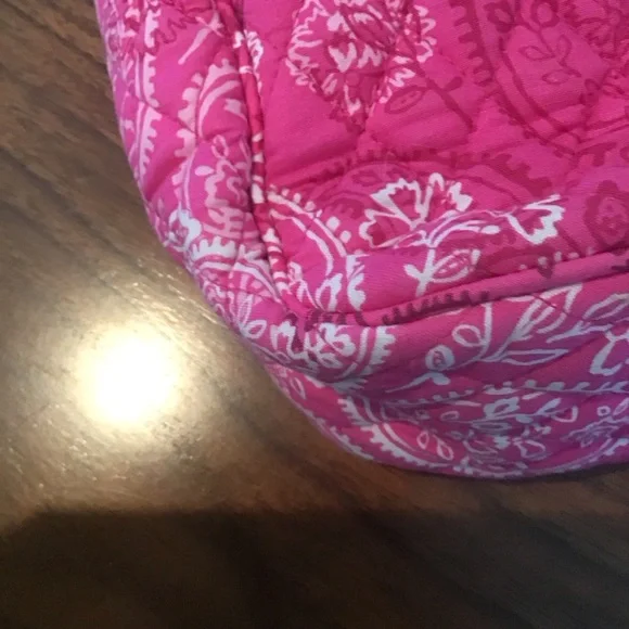 Vera Bradley Hot Pink White Stamped Paisley Lighten Up Nylon Messenger Bag Purse - Picture 6 of 9